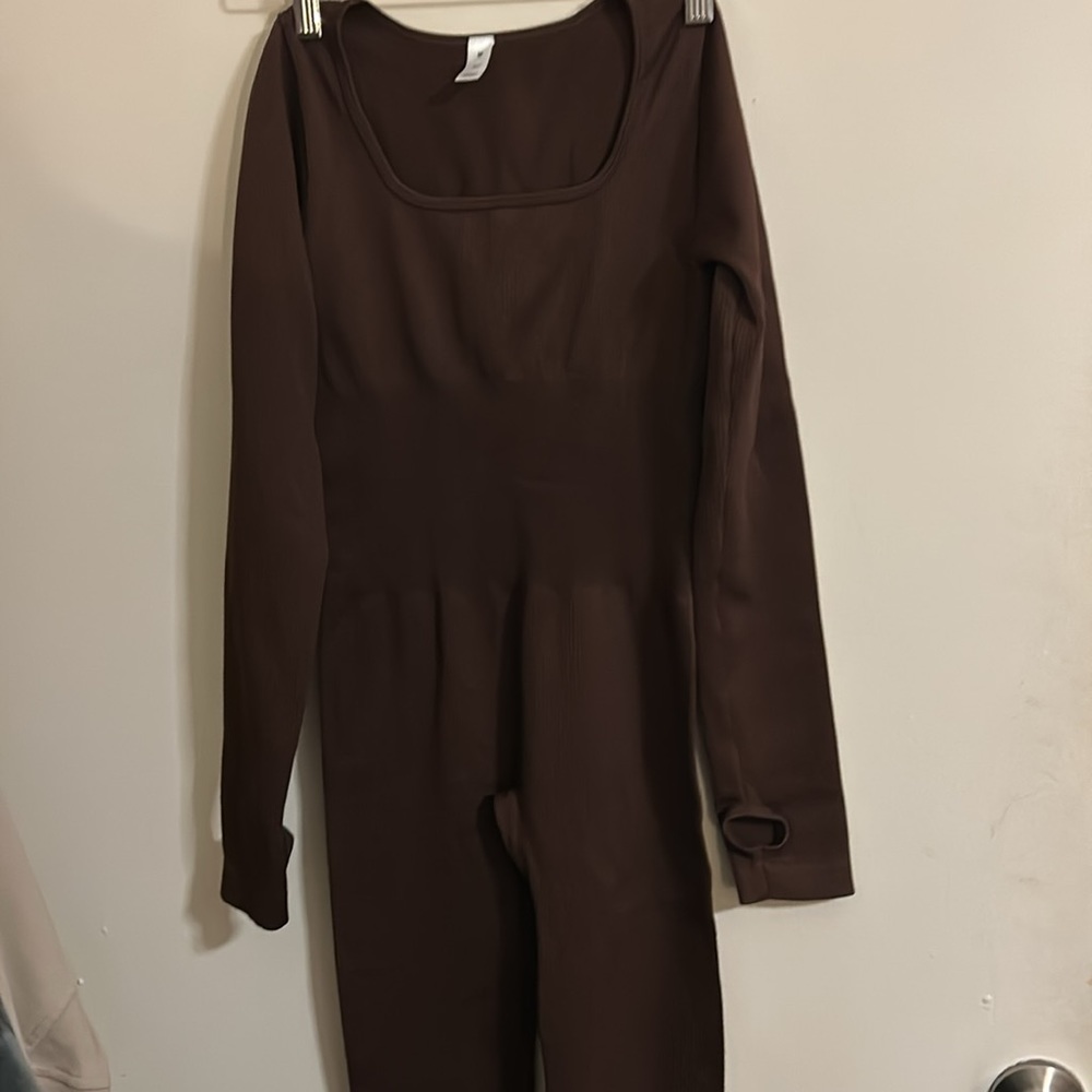 3 Ribbed Bodysuits - Picture 4 of 9